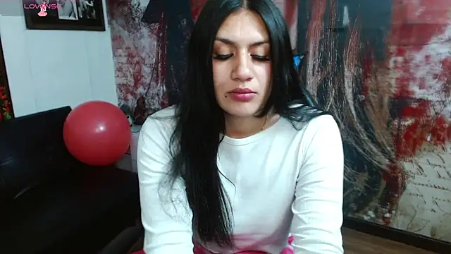 gigi gilt  online show from May 23, 2026, 4:39 am