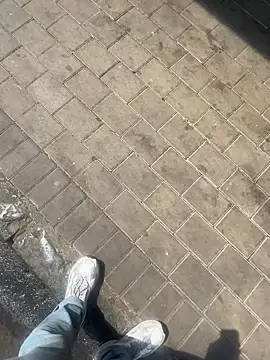 Snapshot of kamo012000 chatting on September 23, 2025, 10:29 am kamo012000 online show from September 23, 2025, 10:29 am