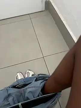 kamo012000 online show from February 19, 2026, 12:12 pm