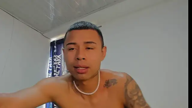 Snapshot of _Logan_Colton_ chatting on September 22, 2025, 5:37 pm Logan Colton online show from September 22, 2025, 5:37 pm