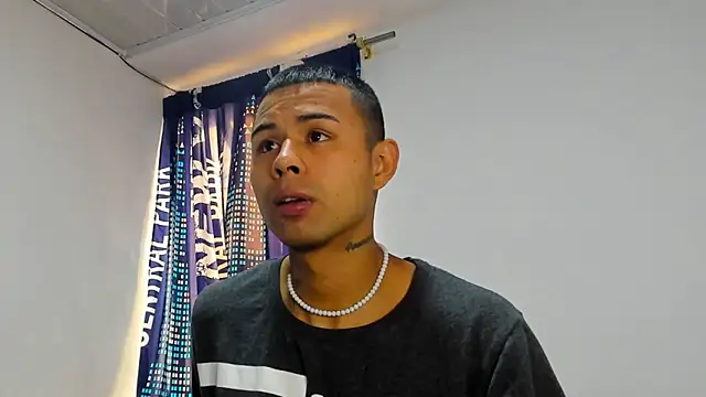 Snapshot of _Logan_Colton_ chatting on October 11, 2025, 6:39 pm Logan Colton online show from October 11, 2025, 6:39 pm