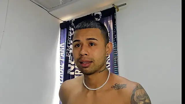  Logan Colton  online show from November 19, 2025, 8:53 pm