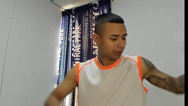  Logan Colton  online show from November 26, 2025, 7:48 pm