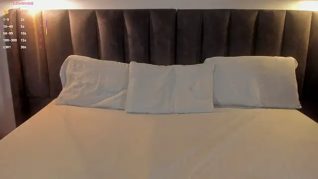 Sophie Smith19  online show from November 6, 2025, 2:29 pm