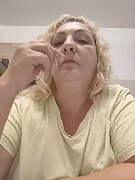 Snapshot of clarabbw47 chatting on June 8, 2026, 10:43 pm clarabbw47 online show from June 8, 2026, 10:43 pm