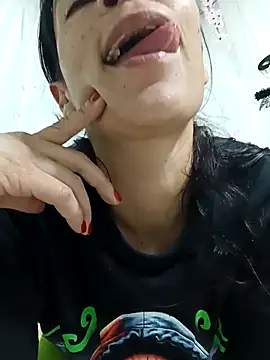 Snapshot of kim_lebanon chatting on November 2, 2025, 4:04 am kim lebanon online show from November 2, 2025, 4:04 am