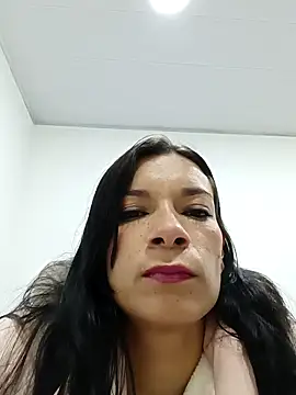 Snapshot of kim_lebanon chatting on December 17, 2025, 9:15 am kim lebanon online show from December 17, 2025, 9:15 am