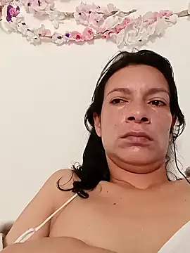 Snapshot of kim_lebanon chatting on January 11, 2026, 2:11 pm kim lebanon online show from January 11, 2026, 2:11 pm