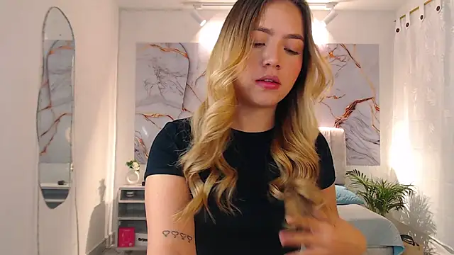  Tiffany1 online show from October 26, 2025, 6:36 pm