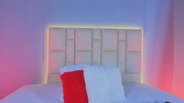 Zafiro  Brown online show from December 1, 2025, 12:21 pm