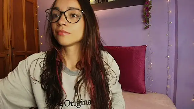 Snapshot of Dafne_Mel chatting on October 18, 2025, 7:47 pm Dafne Mel online show from October 18, 2025, 7:47 pm