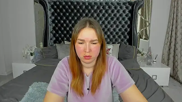 Snapshot of Sofii_darling chatting on February 22, 2026, 5:33 pm Sofii darling online show from February 22, 2026, 5:33 pm