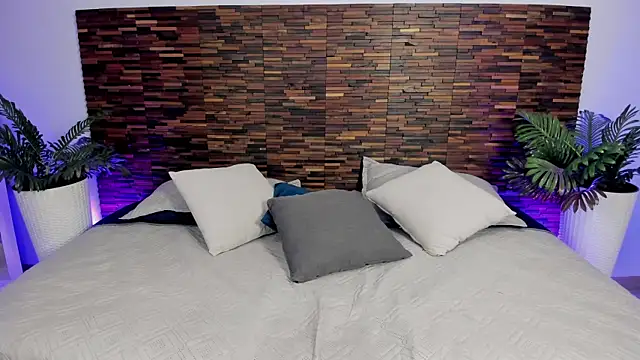 debra win online show from December 3, 2025, 9:29 am