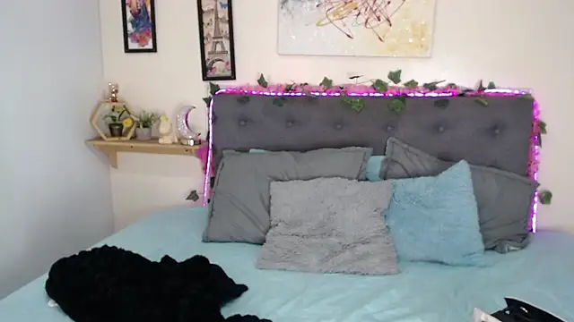 valentini villa online show from February 6, 2026, 7:39 pm