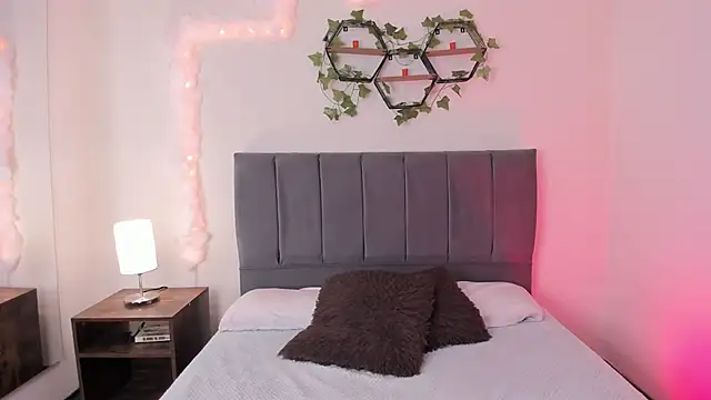 Ambar gh1 online show from September 18, 2025, 8:22 pm