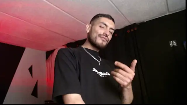 malek xarx  online show from November 5, 2025, 2:33 am