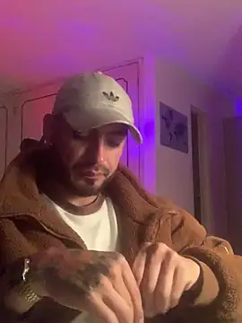 malek xarx  online show from February 4, 2026, 5:35 am