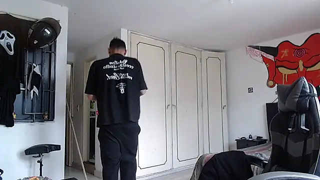 malek xarx  online show from April 10, 2026, 2:44 pm