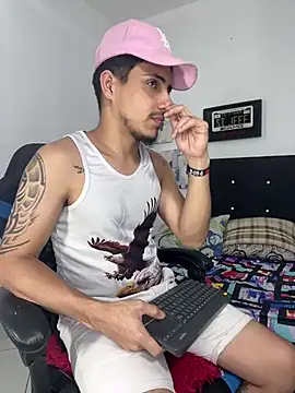 Snapshot of Luke_Stone chatting on April 26, 2026, 8:28 pm Luke Stone online show from April 26, 2026, 8:28 pm