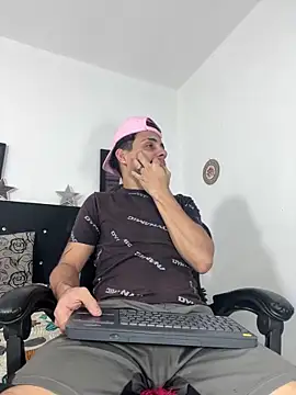 Snapshot of Luke_Stone chatting on May 29, 2026, 9:35 pm Luke Stone online show from May 29, 2026, 9:35 pm
