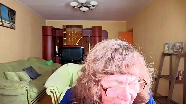 Snapshot of Betty_Brick chatting on January 17, 2026, 7:28 pm Betty Brick online show from January 17, 2026, 7:28 pm