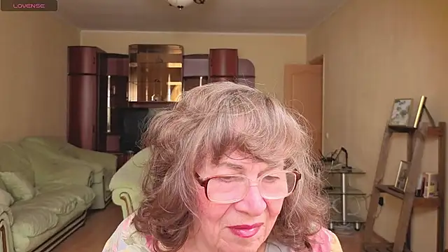Snapshot of Betty_Brick chatting on April 28, 2026, 1:16 pm Betty Brick online show from April 28, 2026, 1:16 pm