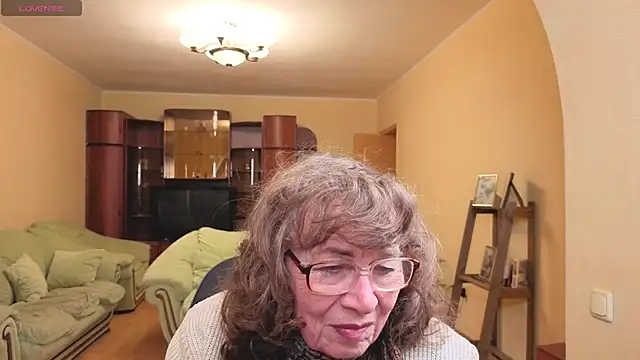 Snapshot of Betty_Brick chatting on May 5, 2026, 4:04 pm Betty Brick online show from May 5, 2026, 4:04 pm