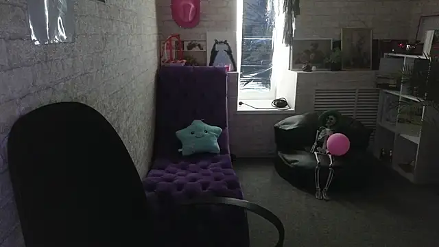 Snapshot of Betty_Brick chatting on May 31, 2026, 2:13 pm Betty Brick online show from May 31, 2026, 2:13 pm