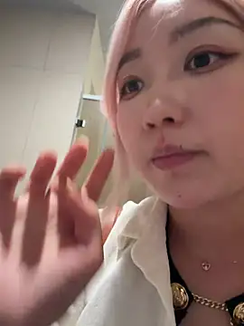 winter11 online show from October 6, 2025, 3:42 pm