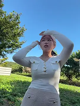 winter11 online show from October 8, 2025, 6:33 am