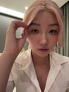 winter11 online show from October 27, 2025, 1:59 pm