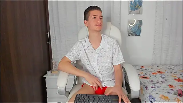 ThiagooJames online show from September 9, 2025, 12:43 am