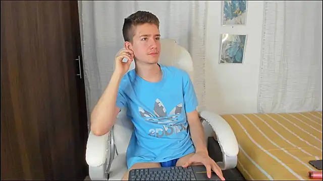 ThiagooJames online show from September 10, 2025, 11:27 pm