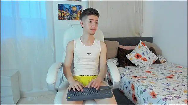 ThiagooJames online show from October 22, 2025, 10:42 pm