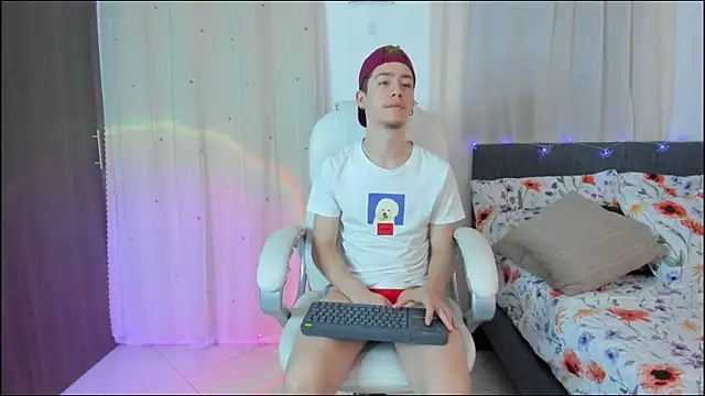 ThiagooJames online show from January 13, 2026, 1:22 am