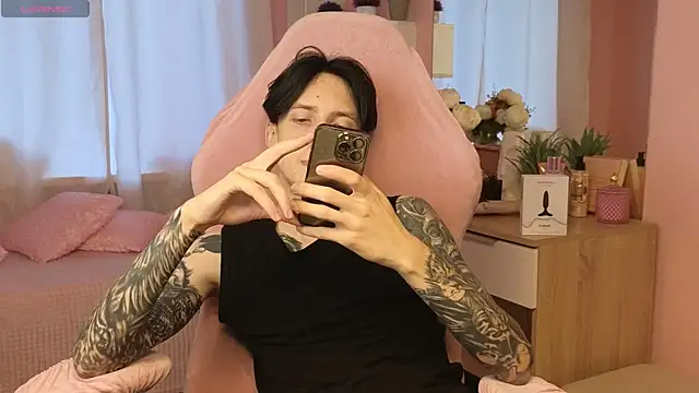 Martin Jin online show from September 21, 2025, 11:45 am