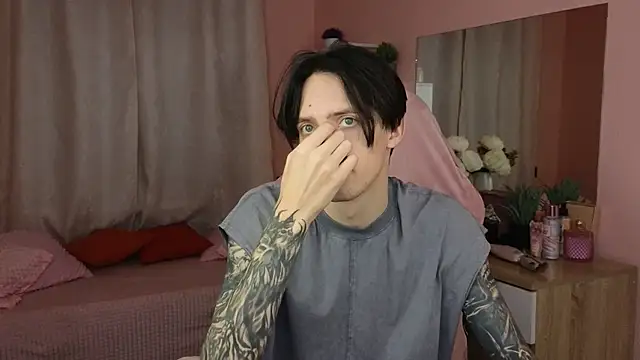 Martin Jin online show from November 11, 2025, 12:05 pm