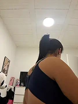 Samantha hotly online show from March 12, 2026, 9:15 am