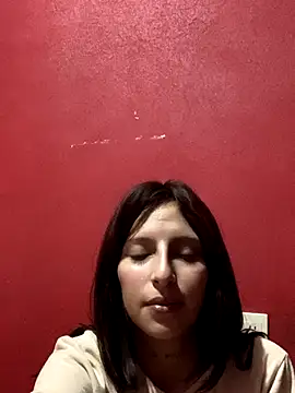 Snapshot of Alicecow20_UwU chatting on November 18, 2025, 1:33 am Alicecow20 UwU online show from November 18, 2025, 1:33 am