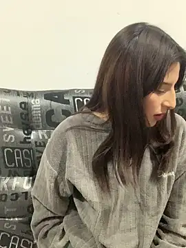 Snapshot of Alicecow20_UwU chatting on January 7, 2026, 5:32 am Alicecow20 UwU online show from January 7, 2026, 5:32 am