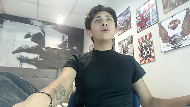Ethann1  online show from October 22, 2025, 4:02 am