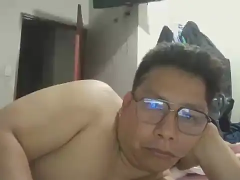 Snapshot of Napoleon246 chatting on November 4, 2025, 2:21 am Napoleon246 online show from November 4, 2025, 2:21 am