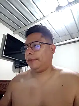 Snapshot of Napoleon246 chatting on December 14, 2025, 1:33 am Napoleon246 online show from December 14, 2025, 1:33 am