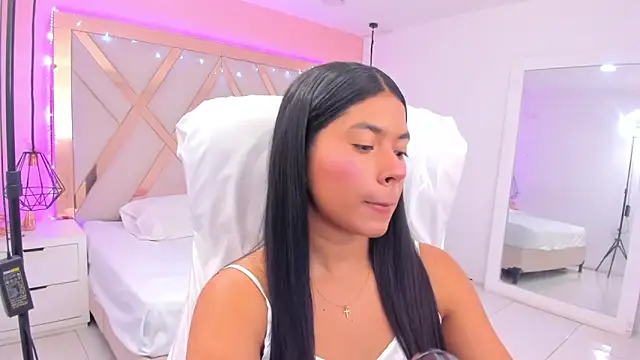 Snapshot of samantaa_shy chatting on February 8, 2026, 3:32 am samantaa shy online show from February 8, 2026, 3:32 am