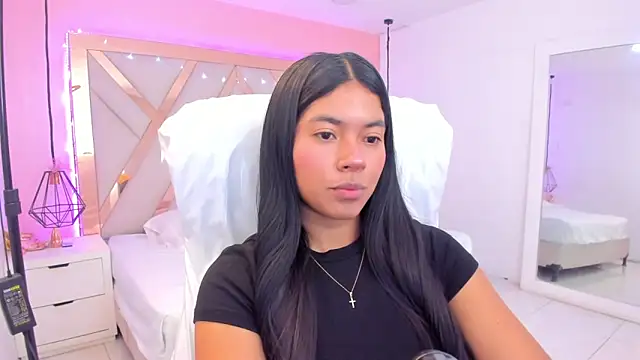 Snapshot of samantaa_shy chatting on February 9, 2026, 2:15 am samantaa shy online show from February 9, 2026, 2:15 am