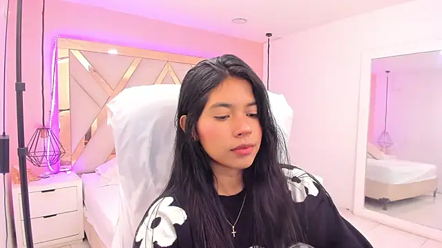 samantaa shy online show from April 16, 2026, 12:11 am