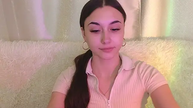 Snapshot of MelissaPristine chatting on October 18, 2025, 2:47 am MelissaPristine online show from October 18, 2025, 2:47 am