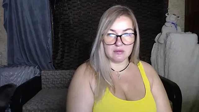 Snapshot of NikaSkylink chatting on October 29, 2025, 3:20 am NikaSkylink online show from October 29, 2025, 3:20 am