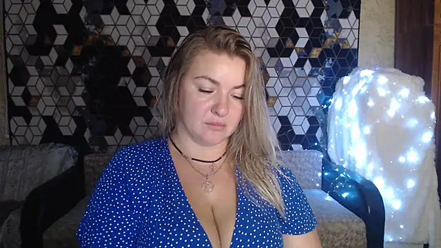 Snapshot of NikaSkylink chatting on November 17, 2025, 8:03 pm NikaSkylink online show from November 17, 2025, 8:03 pm