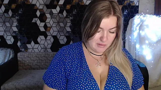 Snapshot of NikaSkylink chatting on December 1, 2025, 5:01 am NikaSkylink online show from December 1, 2025, 5:01 am